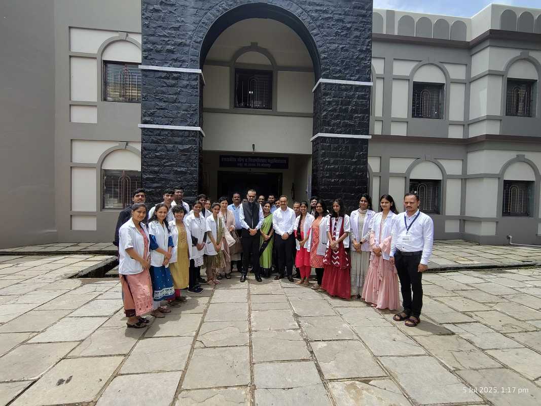 शासकीय योग व निसर्गोपचार महाविद्यालय व संलग्नित रुग्णालय, उतूर, ता. आजरा, जि. कोल्हापूर मा. सचिव, वैद्यकीय शिक्षण व औषधी द्रव्य विभाग, महाराष्ट्र शासन मा. आयुक्त, वैद्यकीय शिक्षण व औषधी द्रव्य विभाग, महाराष्ट्र शासन यांचा पाहणी दौरा दि. ०५-०७-२०२५