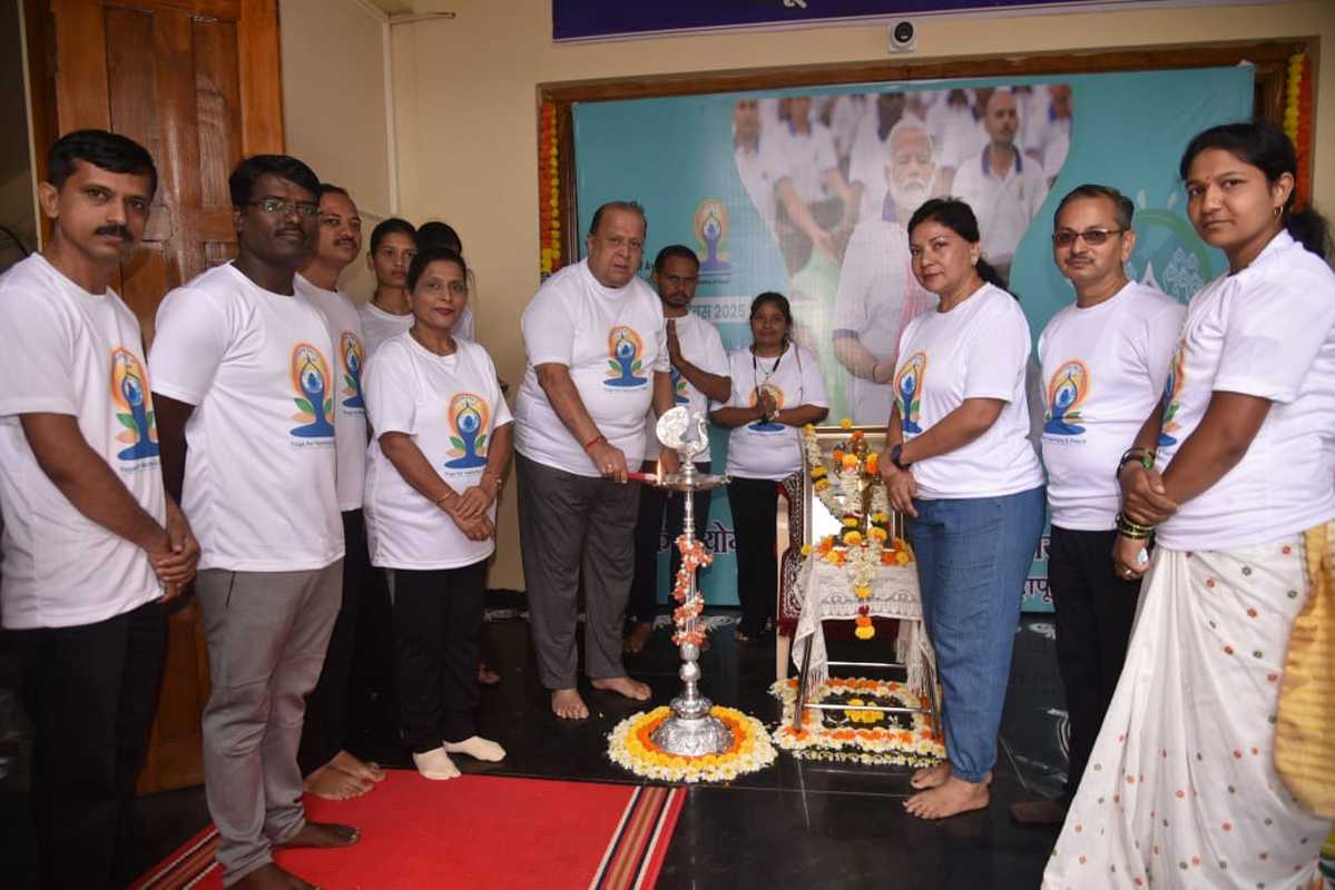 शासकीय योग व निसर्गोपचार महाविद्यालय व संलग्नित रुग्णालय, उतूर, ता. आजरा, जि. कोल्हापूर जागतिक योग दिन दि. २१-०६-२०२५ Yoga for One Earth, One Health